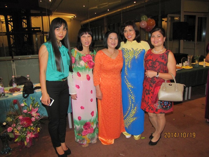 Đêm hội tôn vinh phụ nữ Việt Nam tại Hungary - ảnh 20